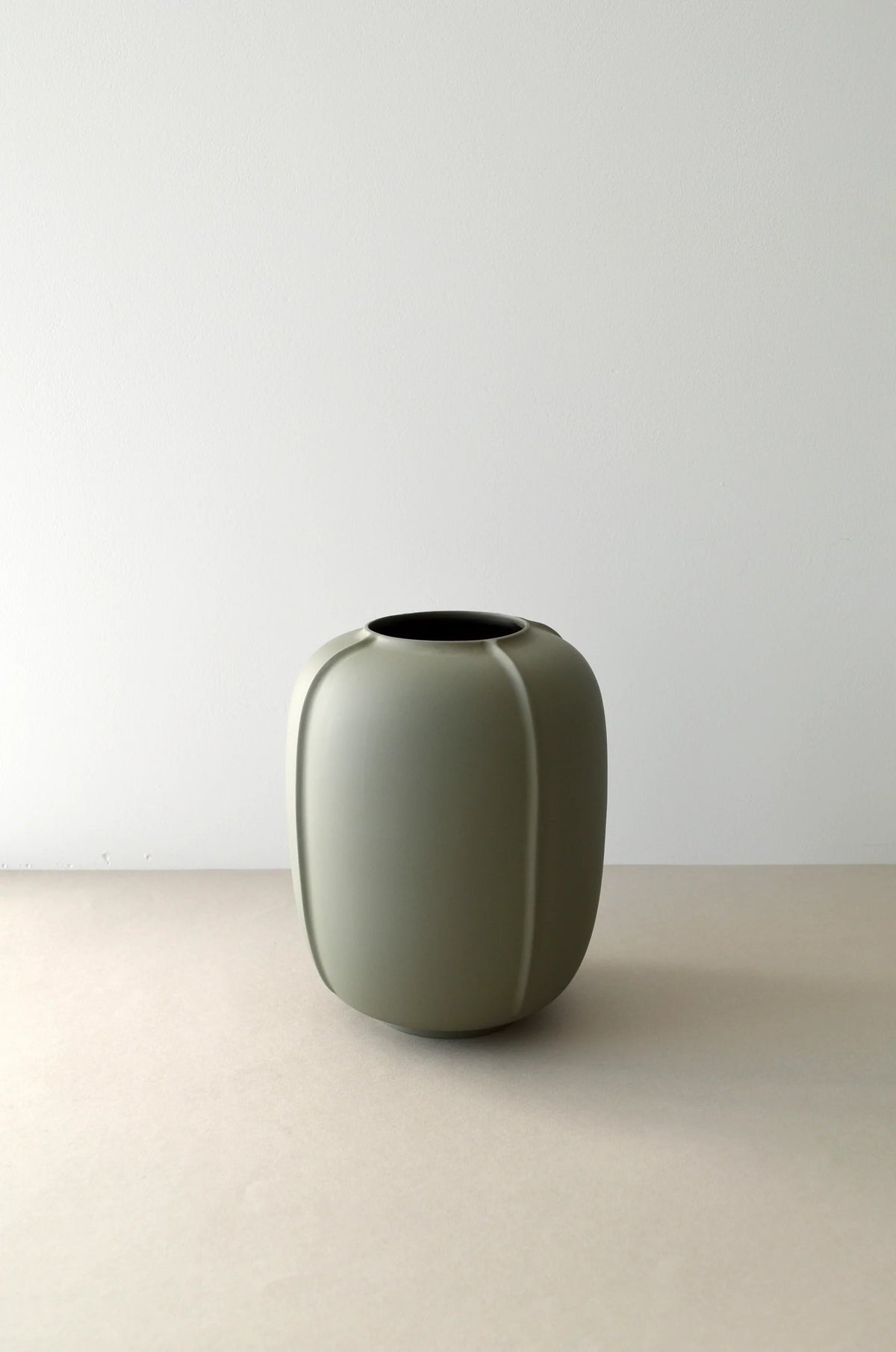 Vaso Decorativo in Porcellana Smaltata Color Diaspro Ø 17 x 20 cm