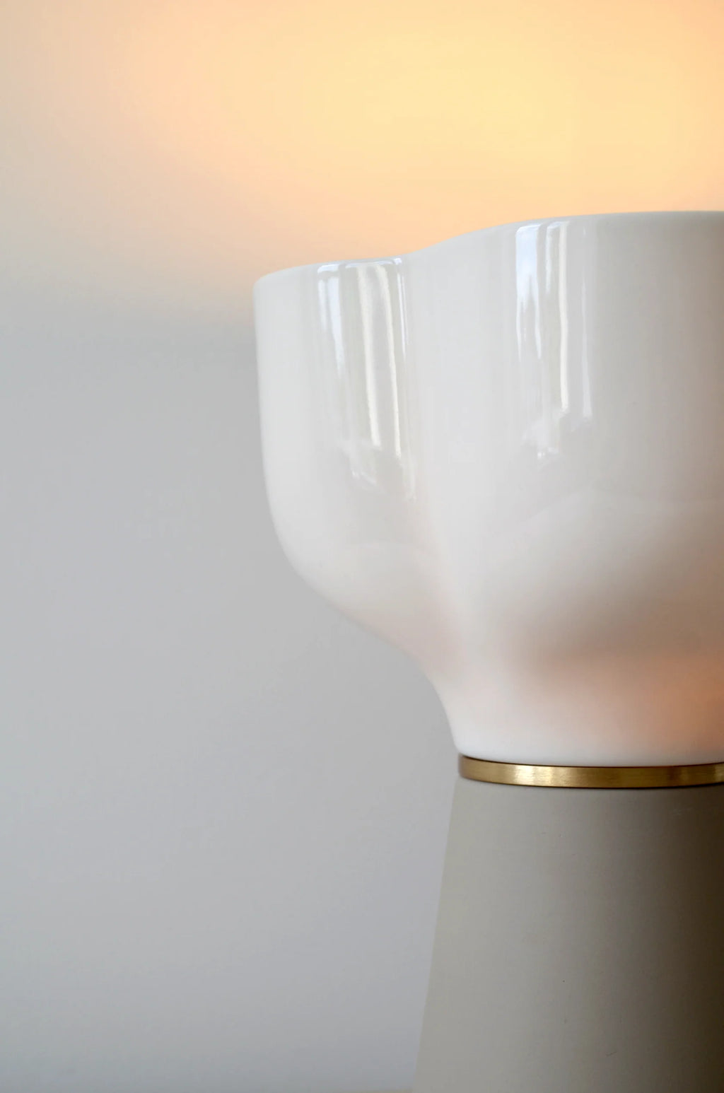 Lampada da Tavolo in Porcellana e Ottone Color Marna E27