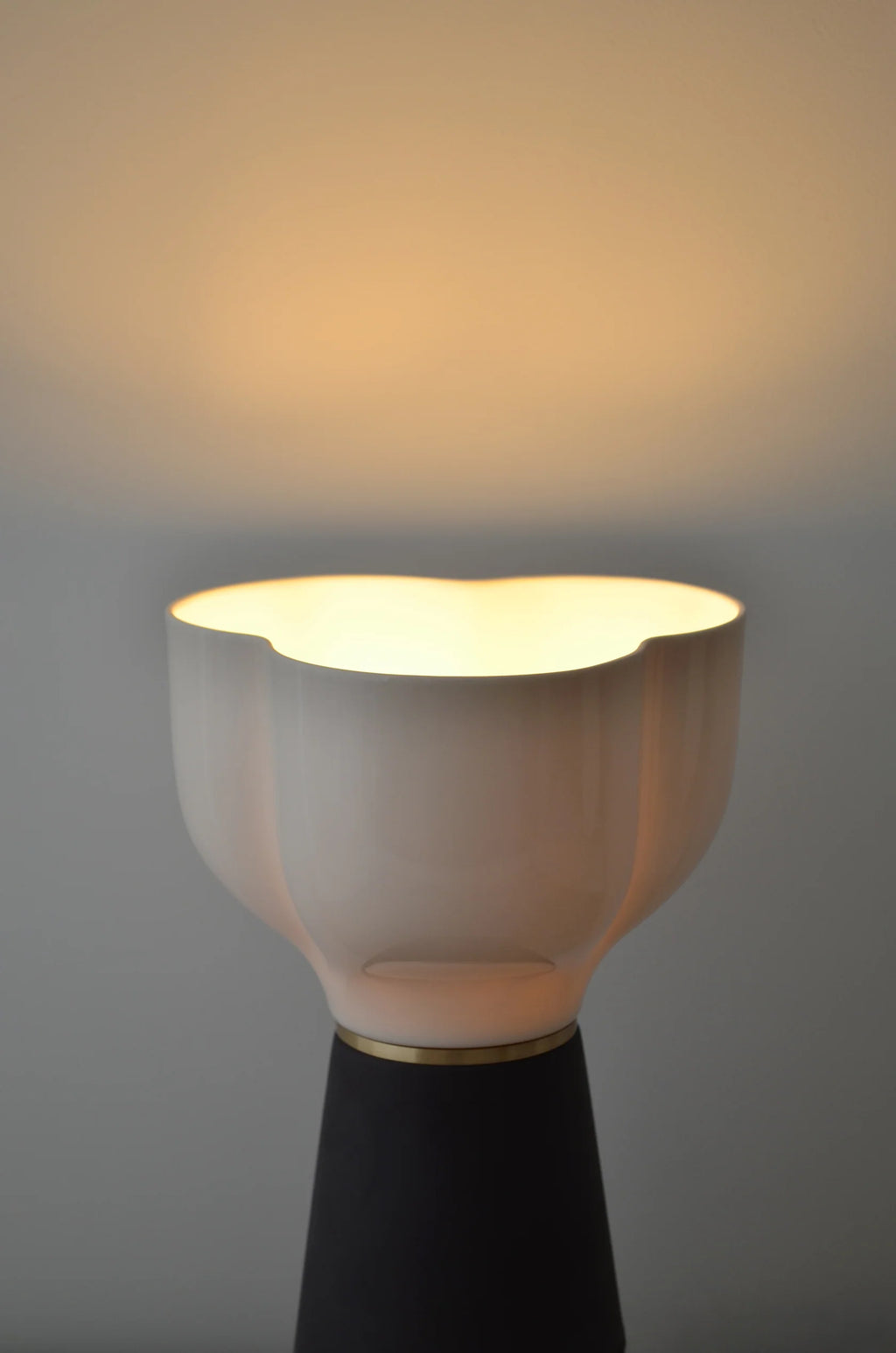 Lampada da Tavolo in Porcellana e Ottone Color Terra Bruciata E27
