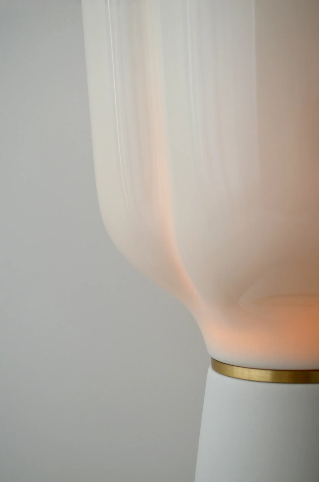 Lampada da Tavolo in Porcellana e Ottone Color Calcare E27