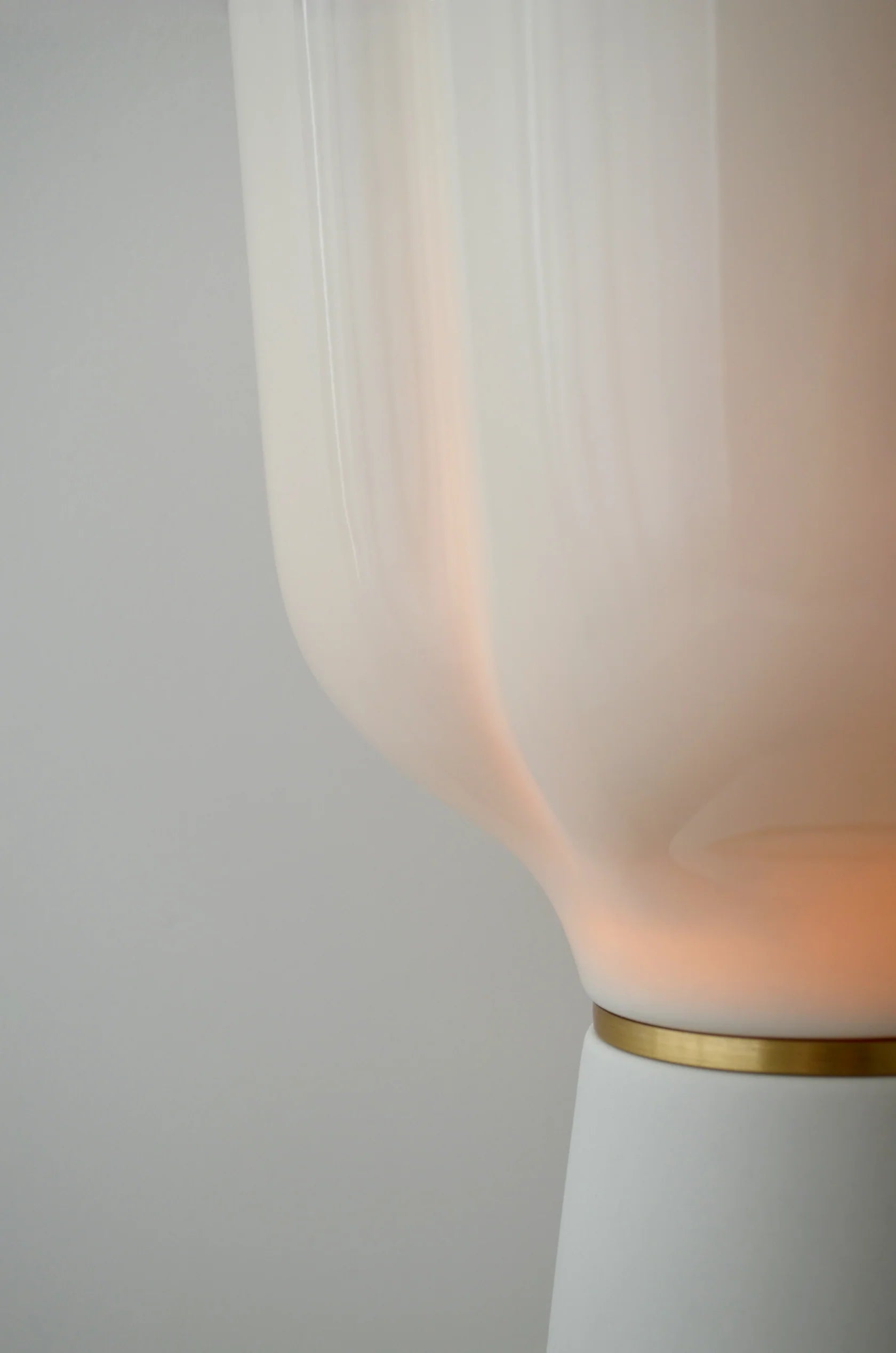 Lampada da Tavolo in Porcellana e Ottone Color Calcare E27