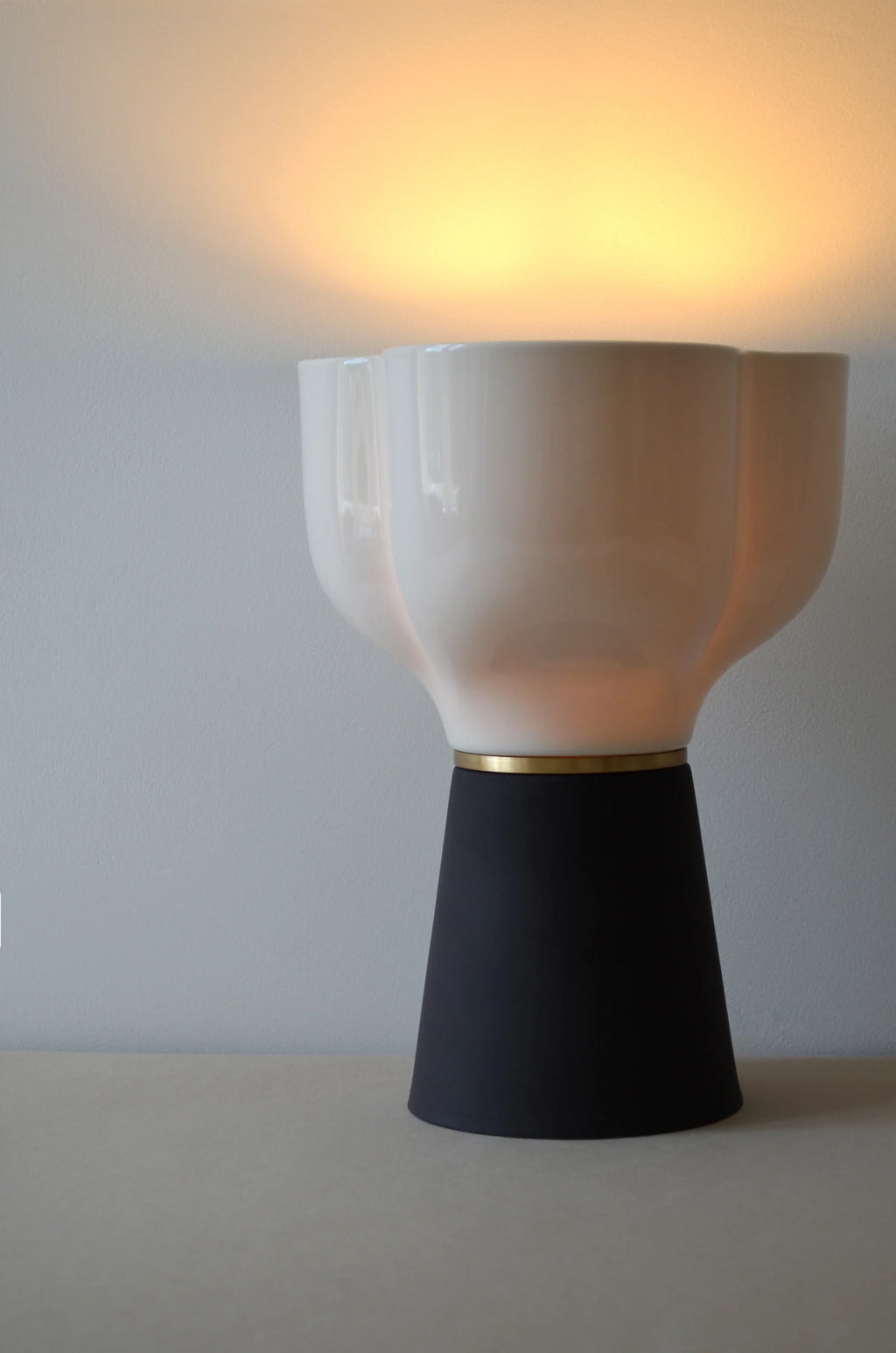 Lampada da Tavolo in Porcellana e Ottone Color Terra Bruciata E27