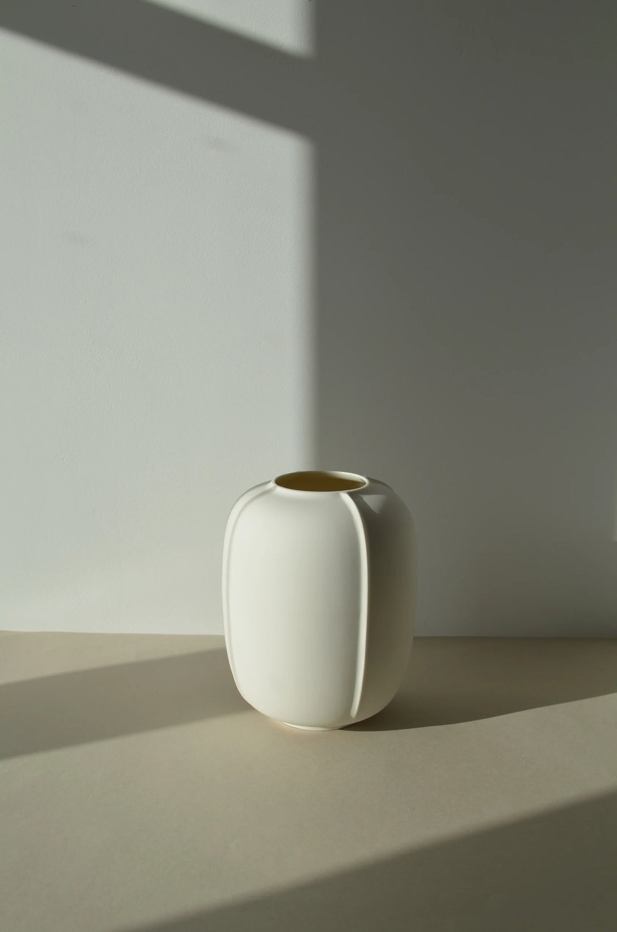 Vaso Decorativo in Porcellana Smaltata Color Calcare Ø 17 x 20 cm